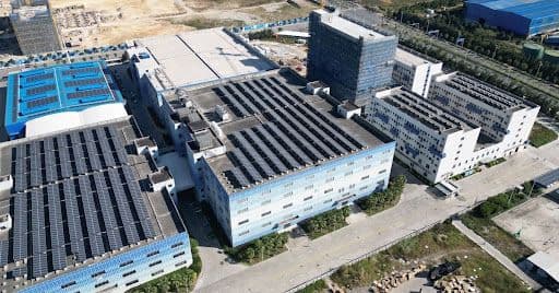 Karriere in der Elektronikfertigung: Einstieg und Ausbildung bei MEBATRON