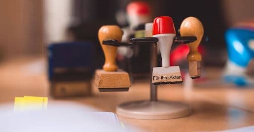 Arbeitsrecht im Berufsalltag: Worauf Beschäftigte und Arbeitgeber achten sollten