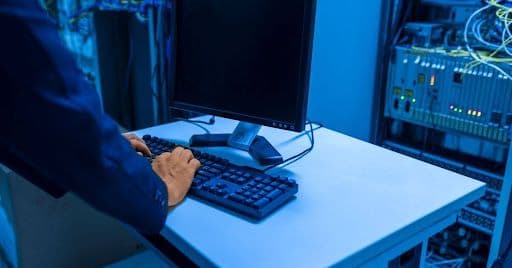 Digitale Arbeitsmittel im Beruf: Wie IT den Arbeitsalltag mitprägt