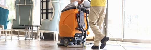 Gebäudereinigung als Berufseinstieg: Was Ausbildung und Arbeitsalltag ausmachen