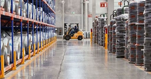 Wenn Stapler ausfallen: Wie Wartung den Lageralltag mitprägt