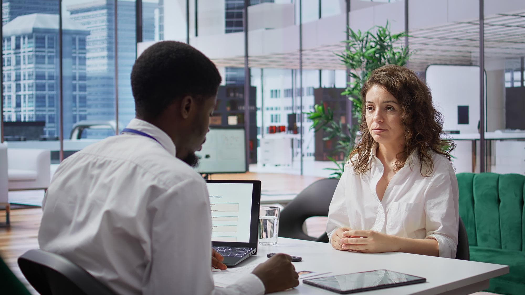 HR expert discussing with a skilled job candidate during interview