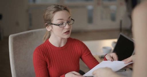 Kündigung, Abmahnung, Arbeitszeugnis: Was im Berufsalltag rechtlich wichtig ist