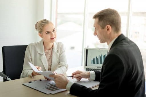 Straftat im Job: Welche Rechte und Pflichten für Arbeitnehmer und Arbeitgeber gelten