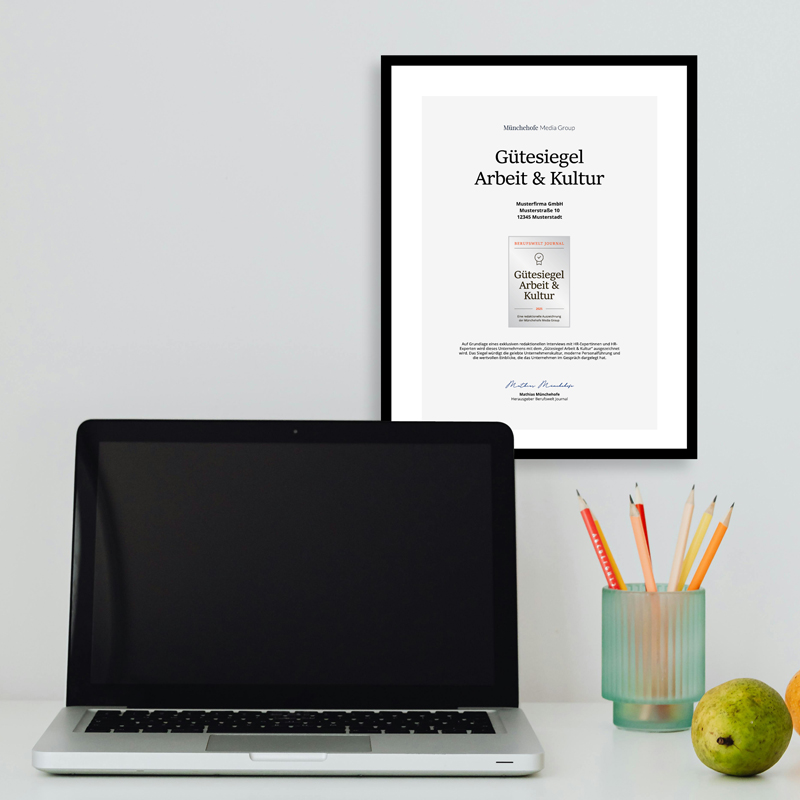 Gerahmte Urkunde des Gütesiegels Arbeit & Kultur für Empfang oder HR-Büro